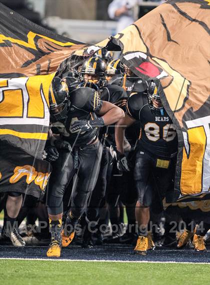 Thumbnail 3 in Brennan vs. Guyer (UIL 4A Division 1 Final) photogallery.