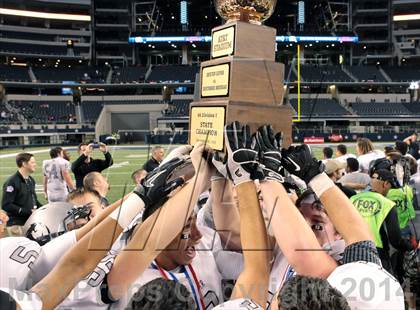 Thumbnail 2 in Brennan vs. Guyer (UIL 4A Division 1 Final) photogallery.
