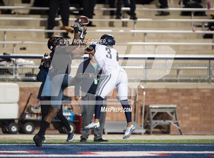 Thumbnail 3 in Wylie East vs. Lancaster (UIL 5A Regional Quarterfinal Playoff) photogallery.