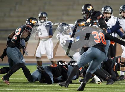 Thumbnail 2 in Wylie East vs. Lancaster (UIL 5A Regional Quarterfinal Playoff) photogallery.