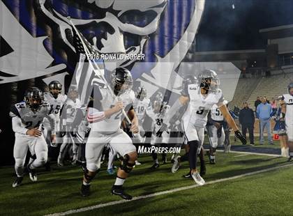 Thumbnail 2 in Wylie East vs. Lancaster (UIL 5A Regional Quarterfinal Playoff) photogallery.