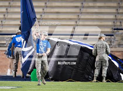Thumbnail 2 in Wylie East vs. Lancaster (UIL 5A Regional Quarterfinal Playoff) photogallery.