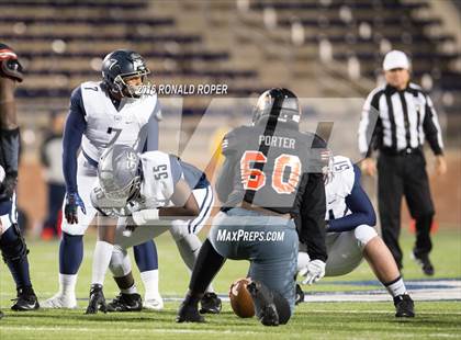 Thumbnail 3 in Wylie East vs. Lancaster (UIL 5A Regional Quarterfinal Playoff) photogallery.
