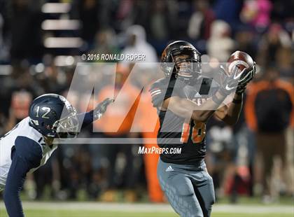 Thumbnail 2 in Wylie East vs. Lancaster (UIL 5A Regional Quarterfinal Playoff) photogallery.