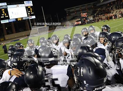 Thumbnail 2 in Wylie East vs. Lancaster (UIL 5A Regional Quarterfinal Playoff) photogallery.