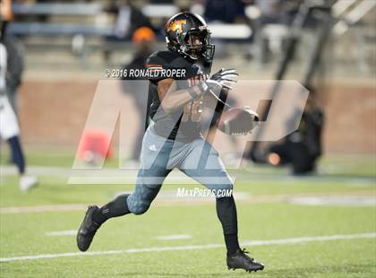 Thumbnail 1 in Wylie East vs. Lancaster (UIL 5A Regional Quarterfinal Playoff) photogallery.