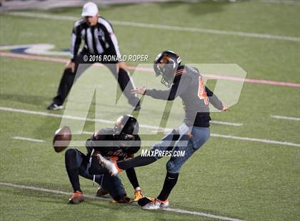 Thumbnail 2 in Wylie East vs. Lancaster (UIL 5A Regional Quarterfinal Playoff) photogallery.