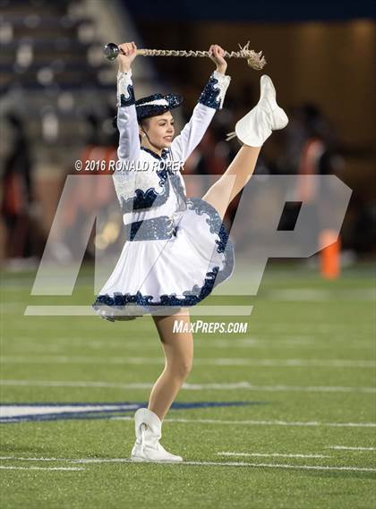Thumbnail 2 in Wylie East vs. Lancaster (UIL 5A Regional Quarterfinal Playoff) photogallery.