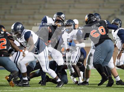Thumbnail 3 in Wylie East vs. Lancaster (UIL 5A Regional Quarterfinal Playoff) photogallery.