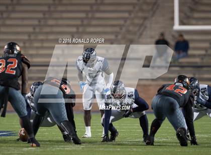 Thumbnail 3 in Wylie East vs. Lancaster (UIL 5A Regional Quarterfinal Playoff) photogallery.