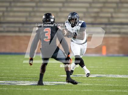 Thumbnail 3 in Wylie East vs. Lancaster (UIL 5A Regional Quarterfinal Playoff) photogallery.