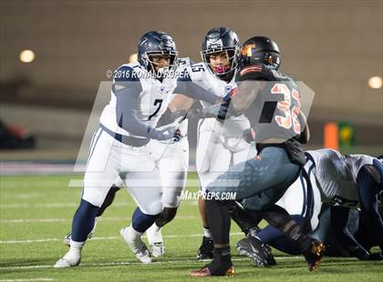 Thumbnail 3 in Wylie East vs. Lancaster (UIL 5A Regional Quarterfinal Playoff) photogallery.