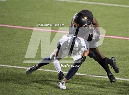 Thumbnail 2 in Wylie East vs. Lancaster (UIL 5A Regional Quarterfinal Playoff) photogallery.
