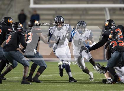 Thumbnail 2 in Wylie East vs. Lancaster (UIL 5A Regional Quarterfinal Playoff) photogallery.