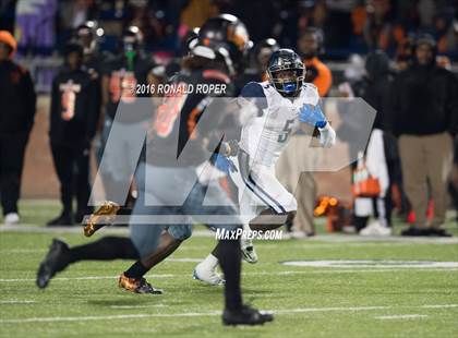 Thumbnail 2 in Wylie East vs. Lancaster (UIL 5A Regional Quarterfinal Playoff) photogallery.