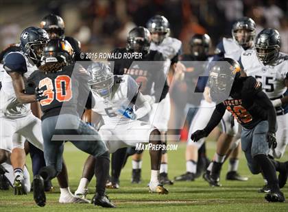 Thumbnail 3 in Wylie East vs. Lancaster (UIL 5A Regional Quarterfinal Playoff) photogallery.