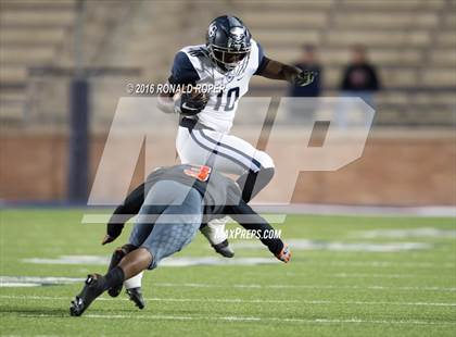 Thumbnail 2 in Wylie East vs. Lancaster (UIL 5A Regional Quarterfinal Playoff) photogallery.
