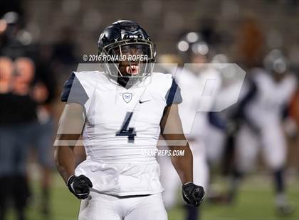 Thumbnail 3 in Wylie East vs. Lancaster (UIL 5A Regional Quarterfinal Playoff) photogallery.