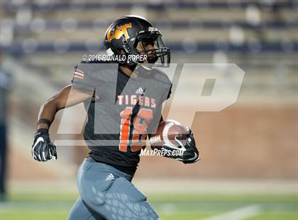 Thumbnail 3 in Wylie East vs. Lancaster (UIL 5A Regional Quarterfinal Playoff) photogallery.