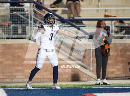 Thumbnail 2 in Wylie East vs. Lancaster (UIL 5A Regional Quarterfinal Playoff) photogallery.