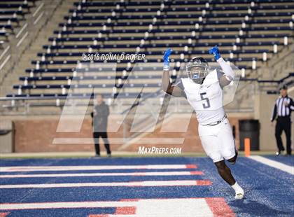 Thumbnail 3 in Wylie East vs. Lancaster (UIL 5A Regional Quarterfinal Playoff) photogallery.