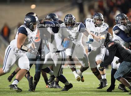 Thumbnail 2 in Wylie East vs. Lancaster (UIL 5A Regional Quarterfinal Playoff) photogallery.