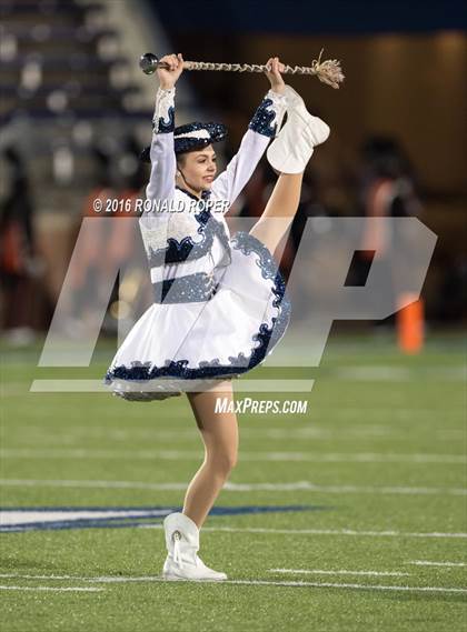 Thumbnail 3 in Wylie East vs. Lancaster (UIL 5A Regional Quarterfinal Playoff) photogallery.