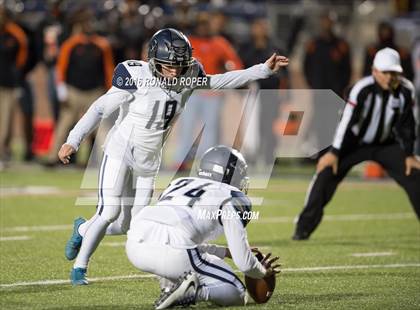 Thumbnail 1 in Wylie East vs. Lancaster (UIL 5A Regional Quarterfinal Playoff) photogallery.