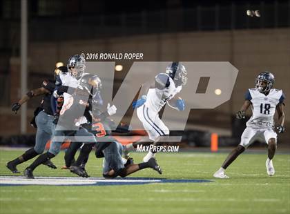 Thumbnail 3 in Wylie East vs. Lancaster (UIL 5A Regional Quarterfinal Playoff) photogallery.