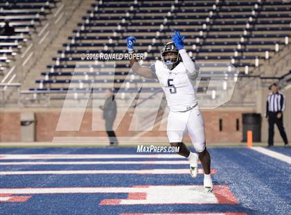 Thumbnail 2 in Wylie East vs. Lancaster (UIL 5A Regional Quarterfinal Playoff) photogallery.