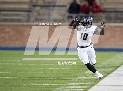 Thumbnail 2 in Wylie East vs. Lancaster (UIL 5A Regional Quarterfinal Playoff) photogallery.