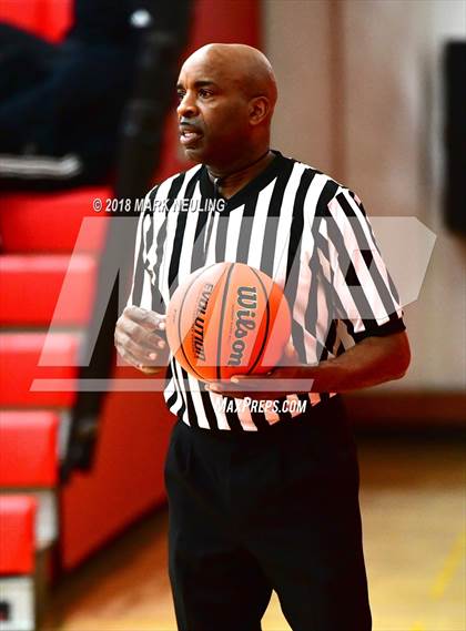 Thumbnail 1 in Carlmont vs. Aragon (Burlingame Lions Club Basketball Tournament) photogallery.
