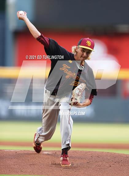 Thumbnail 2 in Houston County vs. Lassiter (GHSA 6A Championship Game 2) photogallery.