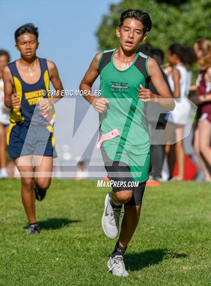 Thumbnail 2 in South Bay Invitational photogallery.