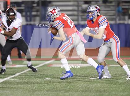 Thumbnail 3 in Westlake vs Del Valle photogallery.