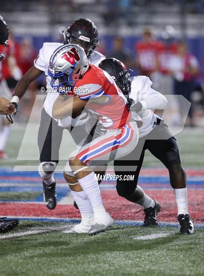 Thumbnail 3 in Westlake vs Del Valle photogallery.