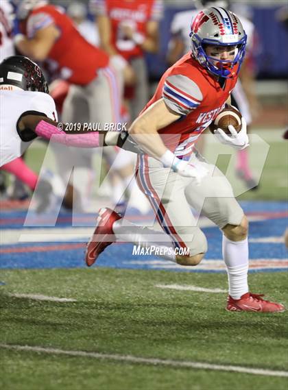 Thumbnail 3 in Westlake vs Del Valle photogallery.