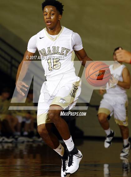 Thumbnail 3 in Bradley Central vs Ooltewah (District 5 3A) photogallery.
