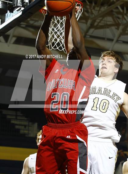 Thumbnail 3 in Bradley Central vs Ooltewah (District 5 3A) photogallery.