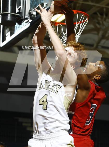 Thumbnail 2 in Bradley Central vs Ooltewah (District 5 3A) photogallery.