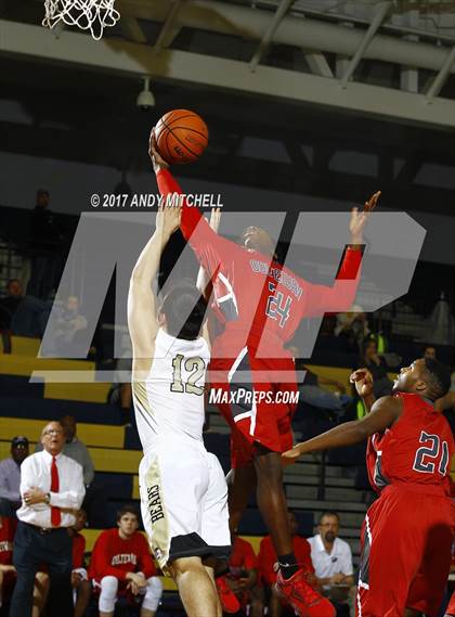 Thumbnail 3 in Bradley Central vs Ooltewah (District 5 3A) photogallery.