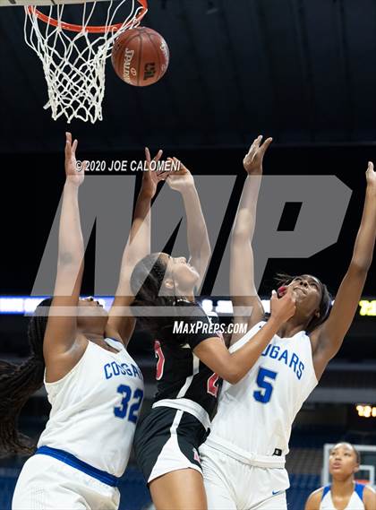 Thumbnail 2 in Duncanville vs Cypress Creek (UIL 6A Final) photogallery.