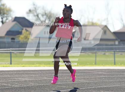 Thumbnail 1 in College Station Cougar Relays photogallery.