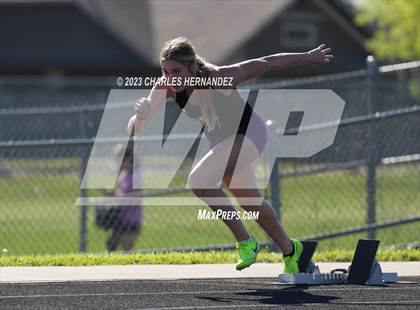 Thumbnail 1 in College Station Cougar Relays photogallery.
