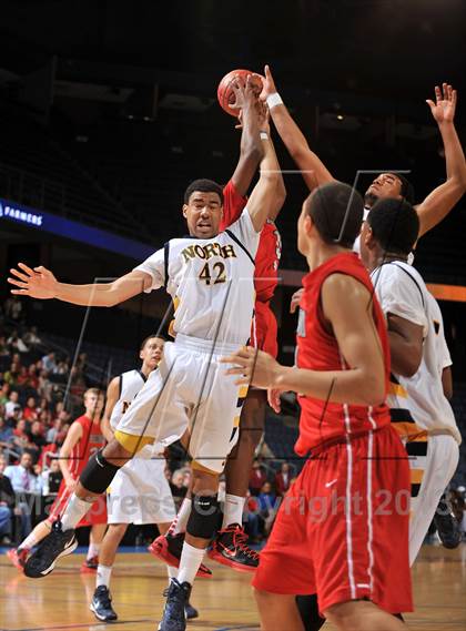 Thumbnail 3 in JW North vs. Redondo Union (CIF SoCal Regional D2 Final) photogallery.