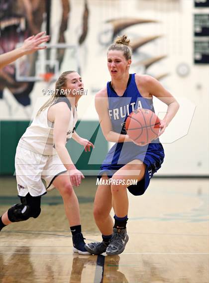 Thumbnail 1 in Fruita Monument vs. Dakota Ridge (Castle View/ThunderRidge Tip-Off Tourney) photogallery.