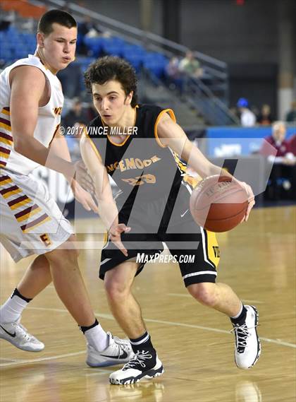 Thumbnail 3 in Inglemoor vs. Enumclaw (WIAA 4A First Round Playoff)  photogallery.
