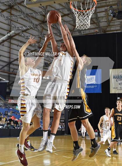 Thumbnail 2 in Inglemoor vs. Enumclaw (WIAA 4A First Round Playoff)  photogallery.