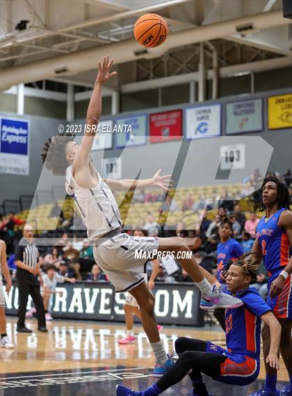 Thumbnail 2 in Purnell Swett vs. Whiteville (2023 Robeson County Shootout) photogallery.
