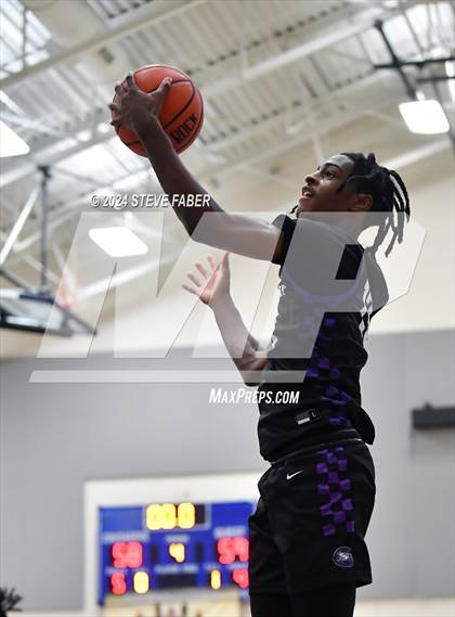 Thumbnail 3 in Garfield @ Eastside Catholic photogallery.